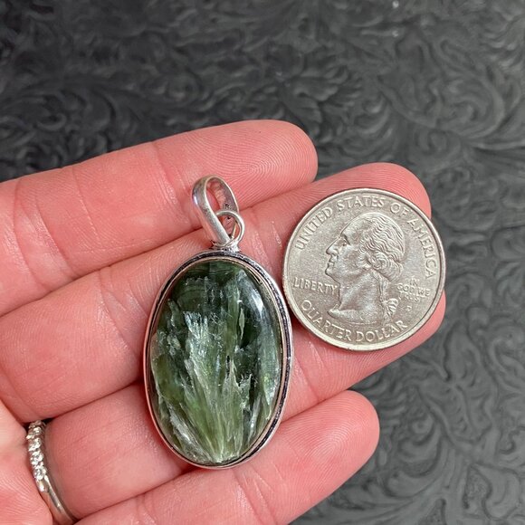 Gorgeous Seraphinite Stone Pendant Crystal Gemstone Jewelry - Picture 6 of 6